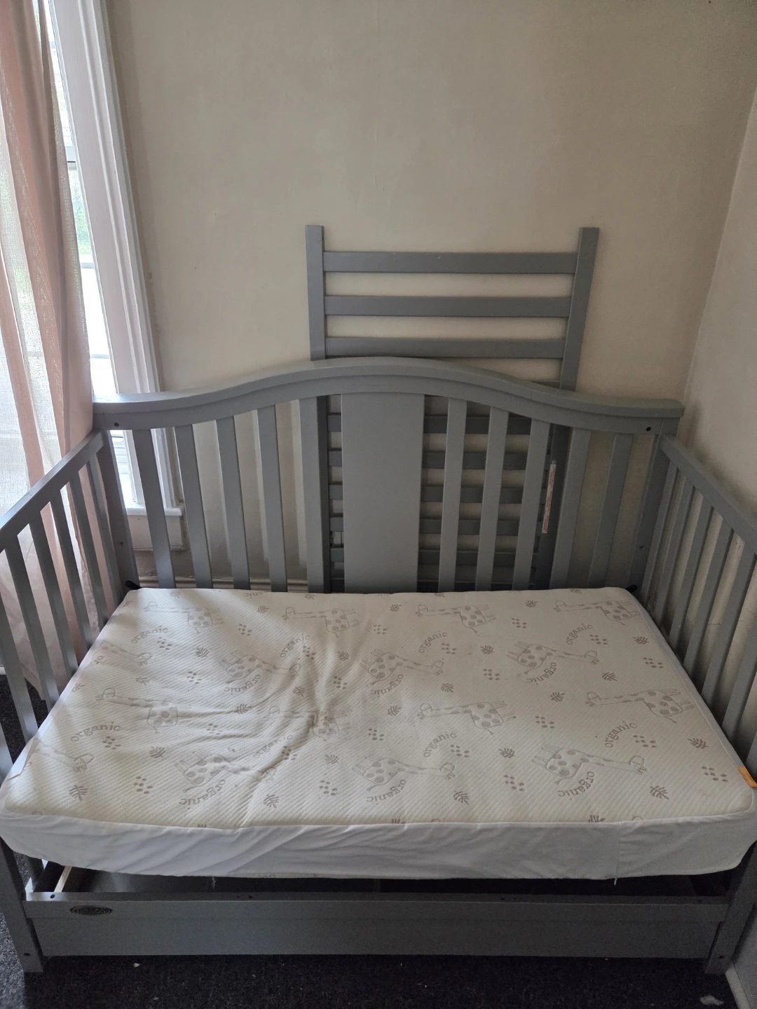 Graco Convertible Crib with Mattress