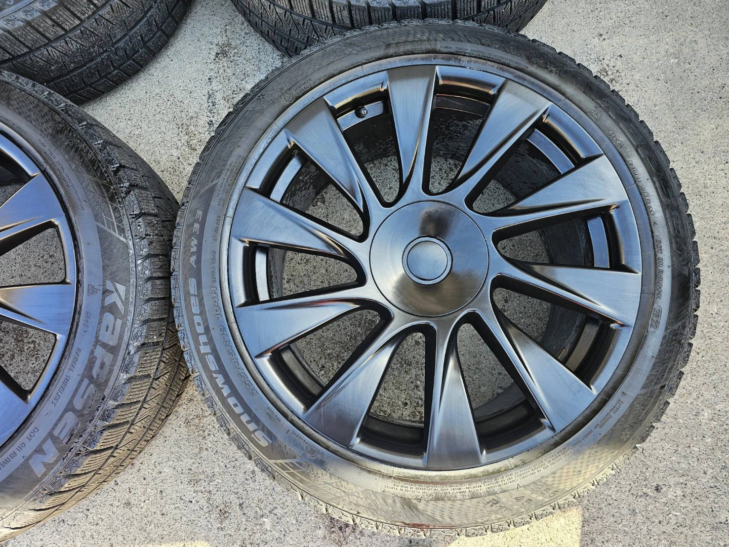 TESLA MODEL Y WINTER TIRES ON RIMS 255/45 R19 - photo 3