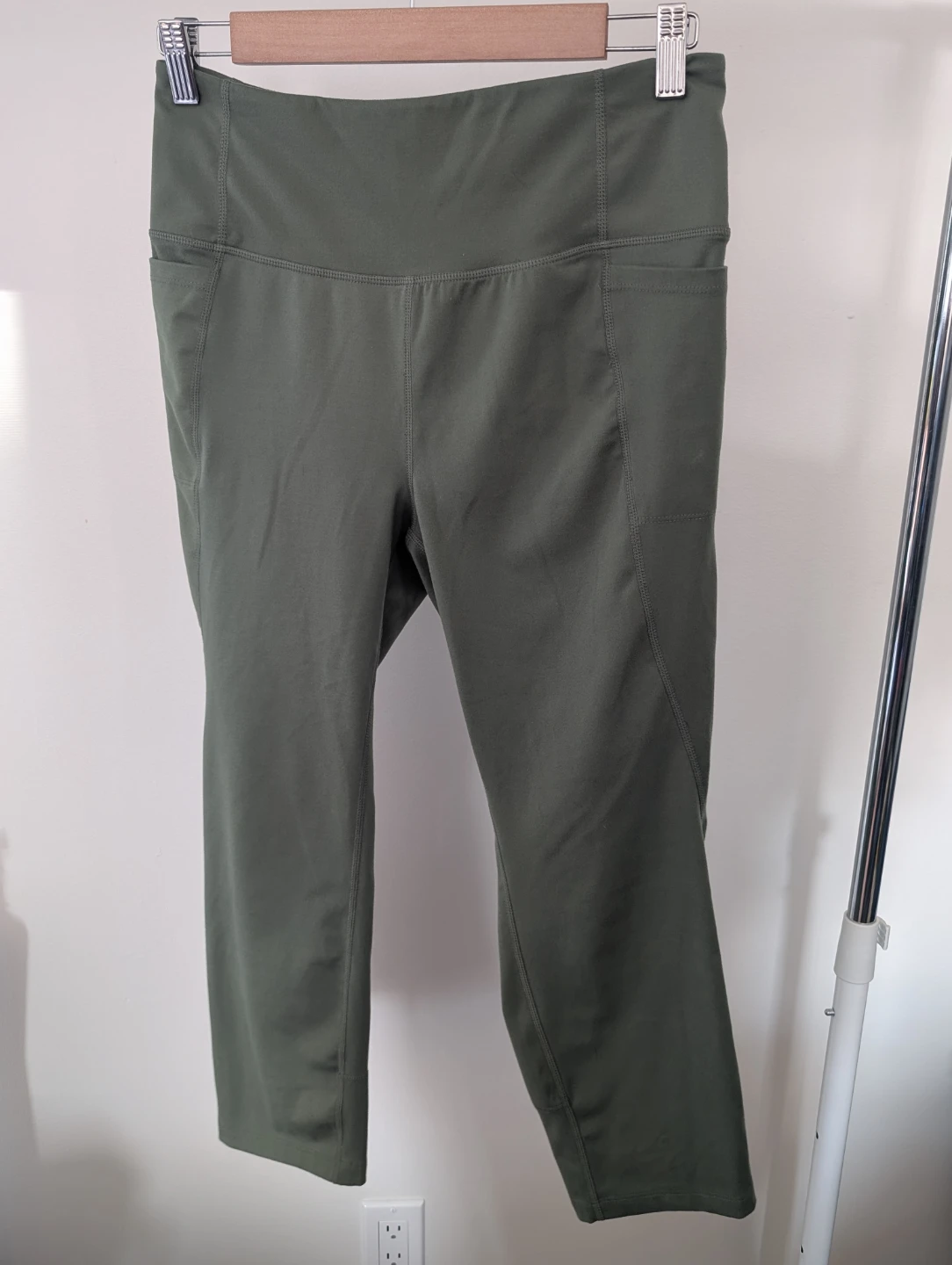 Ricki's Women's Cropped Leggings - Olive Green, Size M