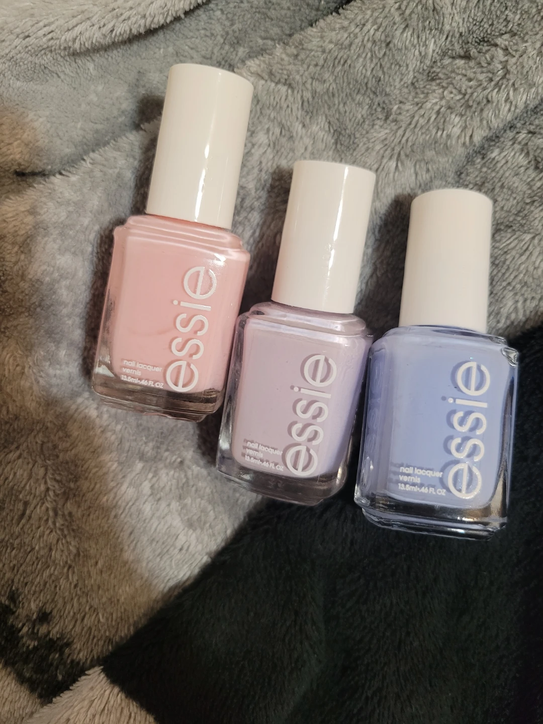 Sally Hansen Instant Cuticle Remover & Essie Nail Polish Bundle
