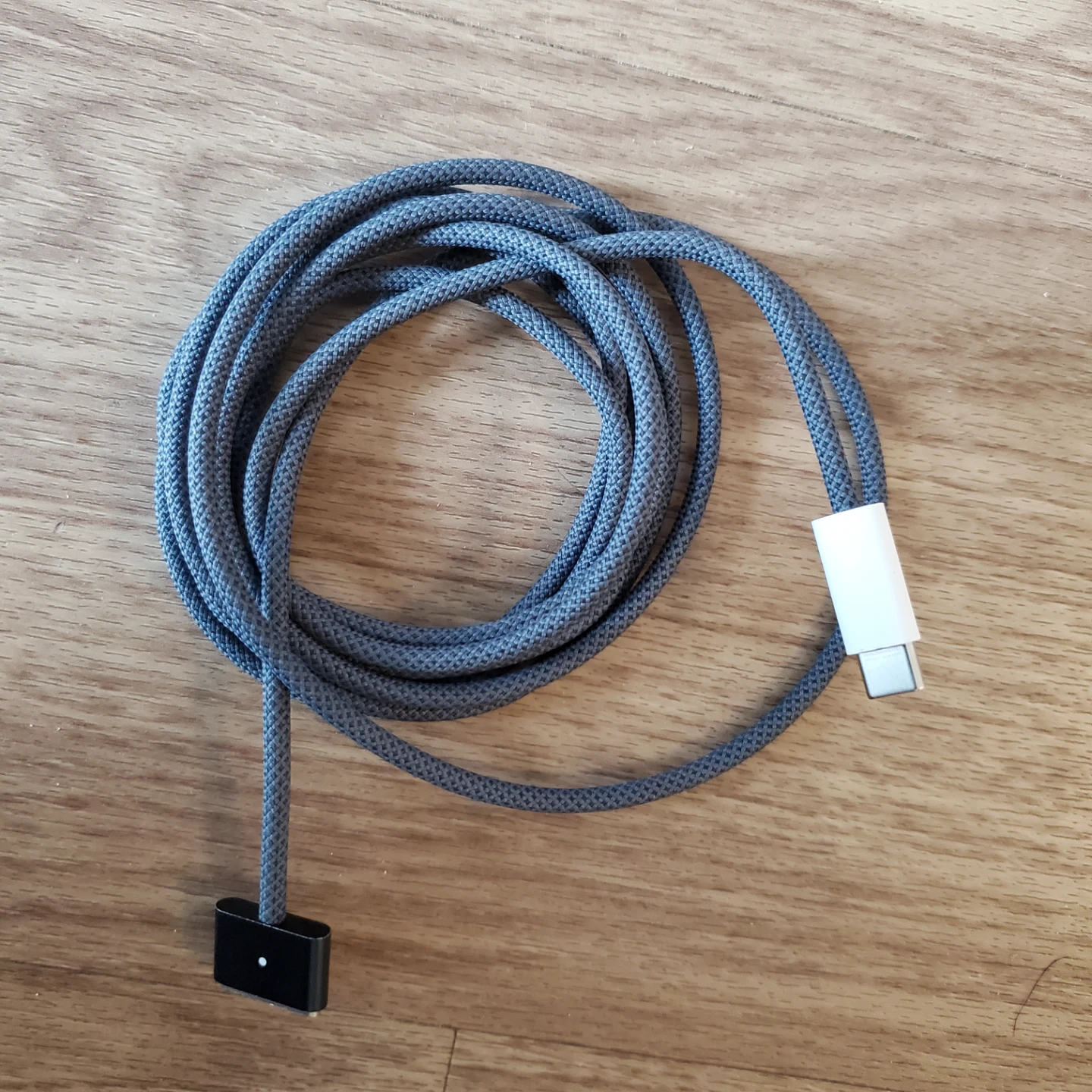 Authentic Macbook charge cable. USB-C to MagSafe 3 Cable (2m) - photo 5