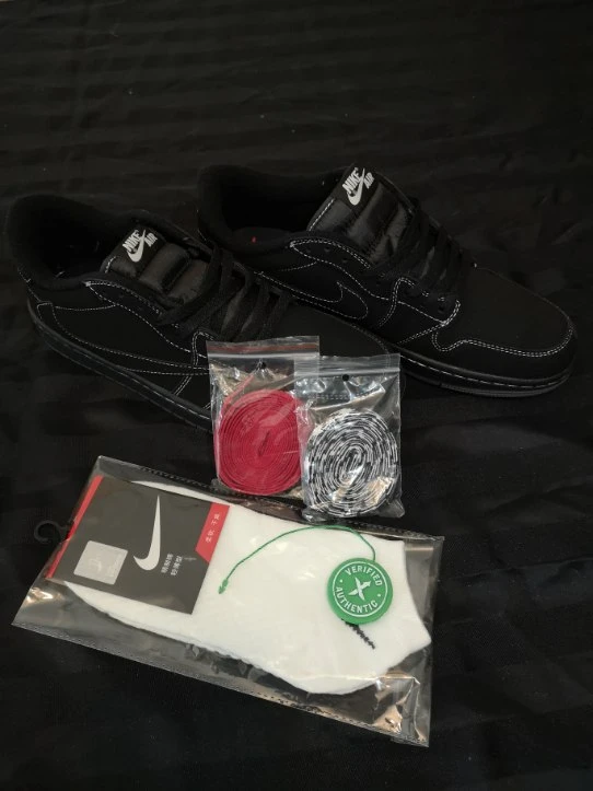 Travis Scott Black Phantoms