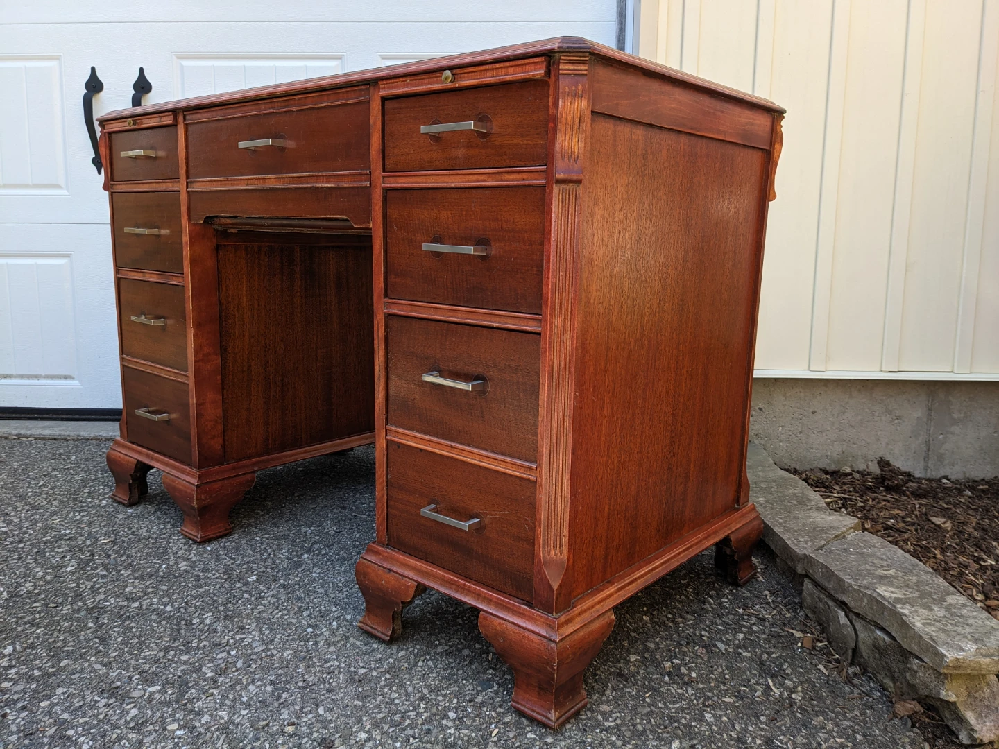 Knechtel Double Pedestal Desk in Solid Wood - photo 2