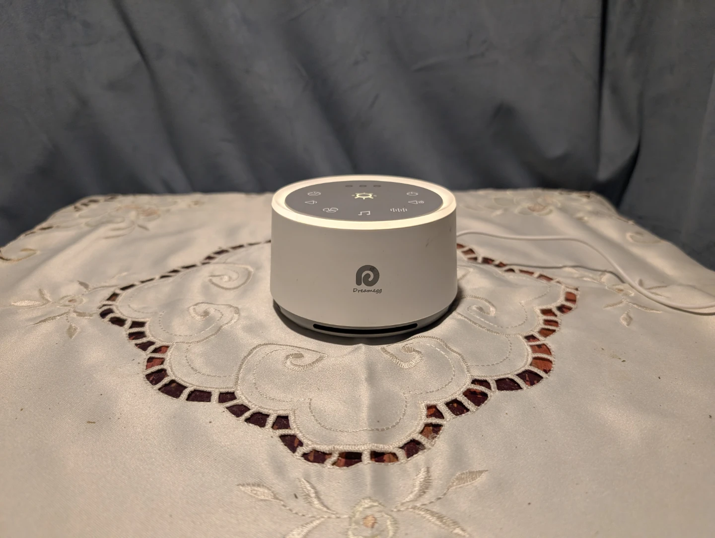 DreamEgg White Noise Sound Machine HFD W02