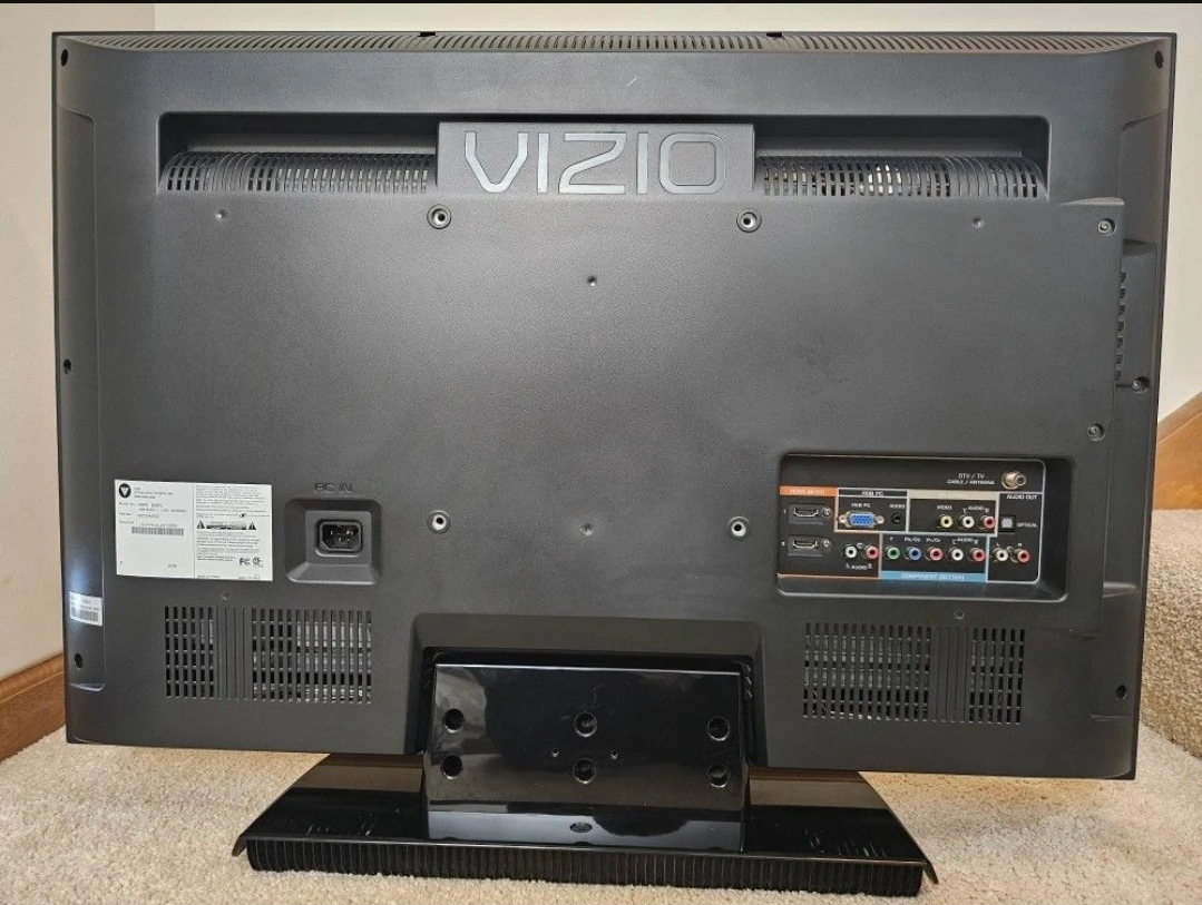 Vizio 32" LCD t.v. - photo 5