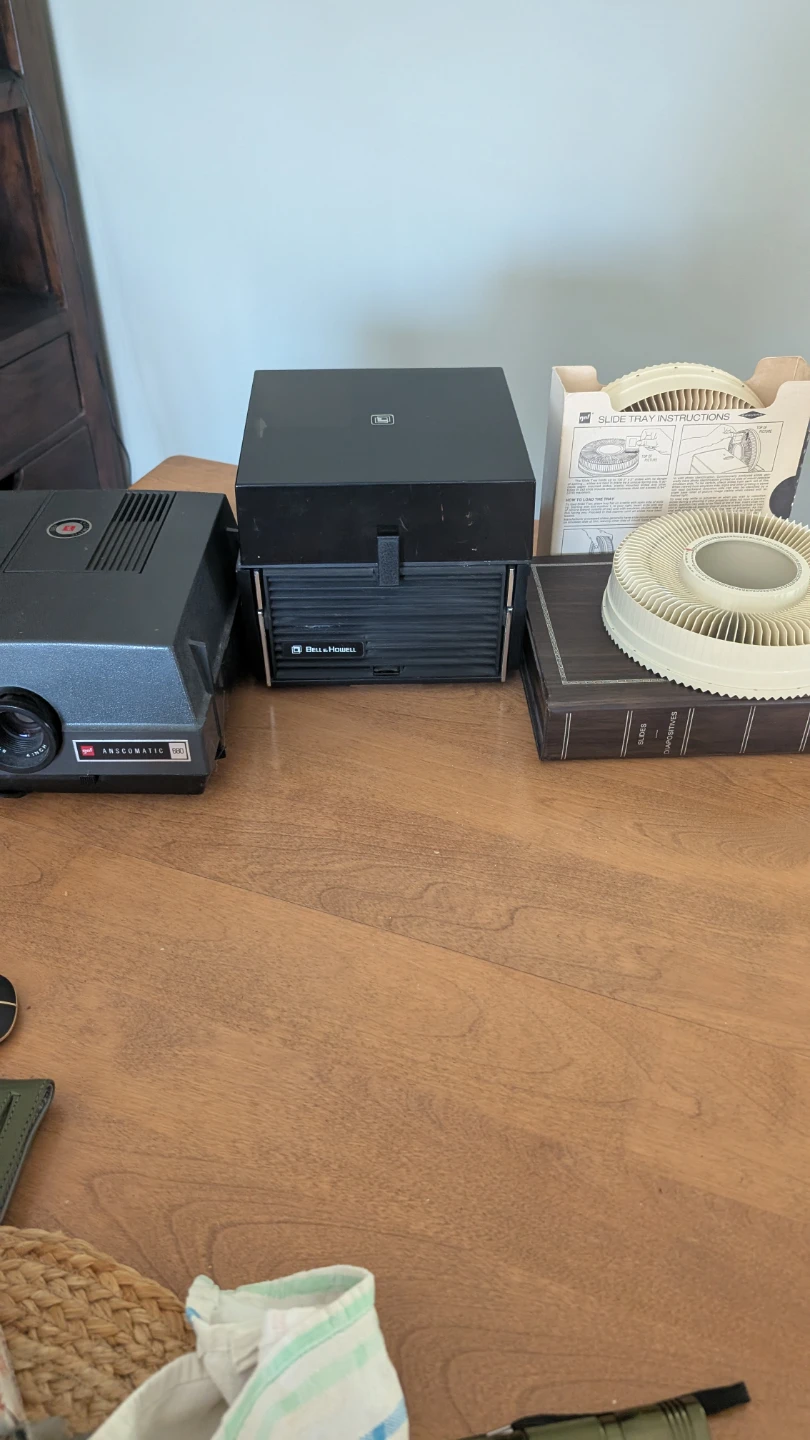 GAF ANSCOMatic 680 Slide Projector - photo 2