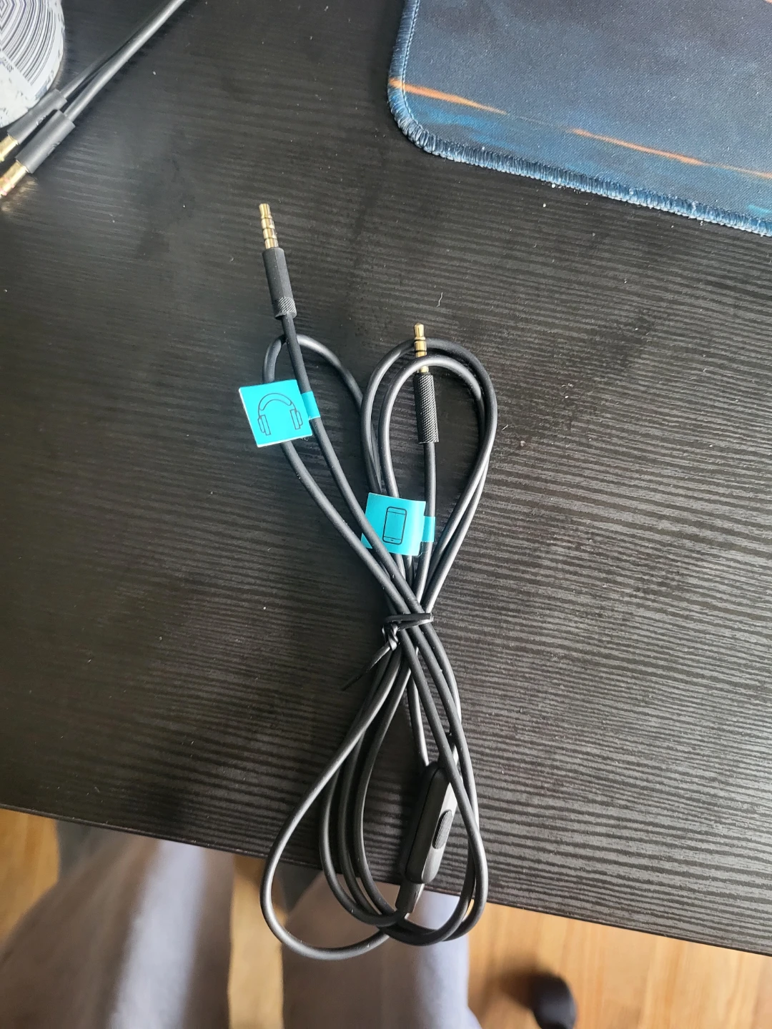 Logitech AUX Cable with Microphone (Headphones/Phone)