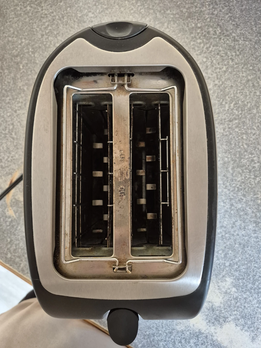 Betty Crocker 2-Slice Toaster - photo 3