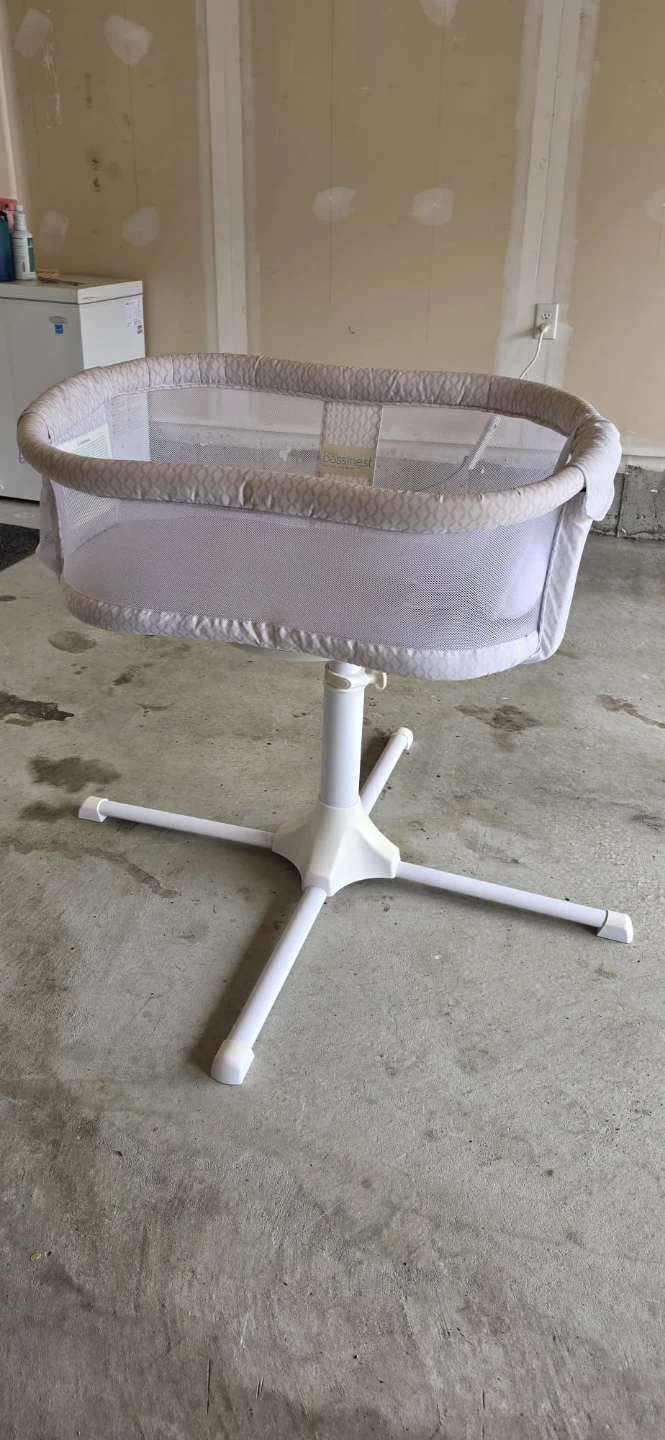 HALO BassiNest Swivel Sleeper