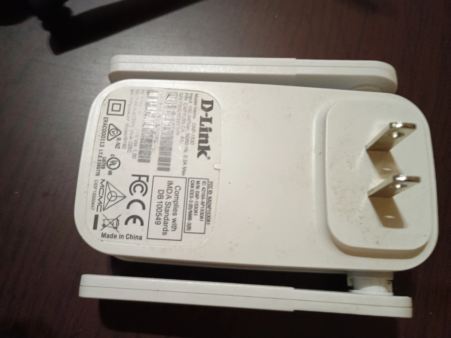 D-Link DAP-1330 Wireless N300 Range Extender - photo 2