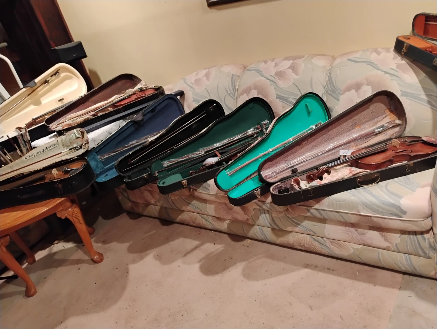 Set of 8 Violins and Cases - photo 2