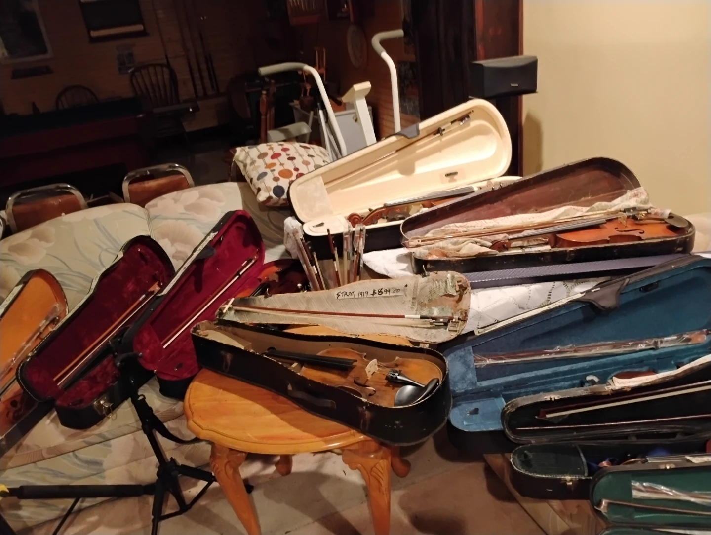 Set of 8 Violins and Cases - photo 3