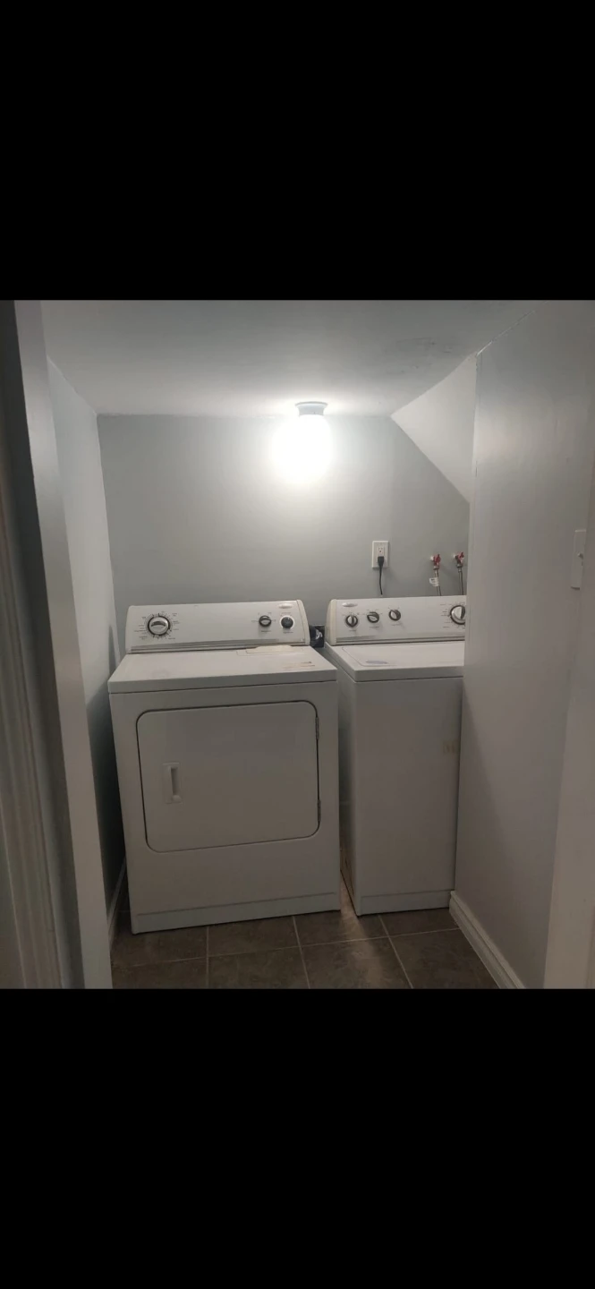 2 BEDROOM BASEMENT RENT IN BRAMPTON ONTARIO RENT CLEAN, AFFORDAB - photo 5