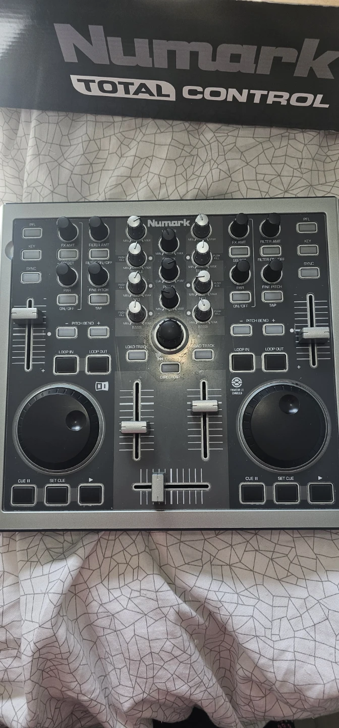 Numark Total DJ Controler With Software