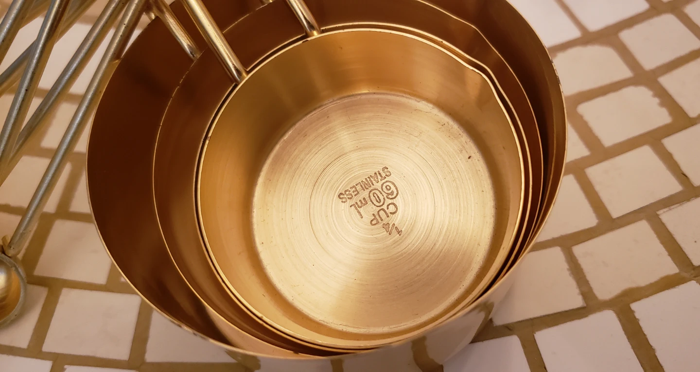 Set of Matching Gold Measuring Cups and Measuring Spoons - photo 4