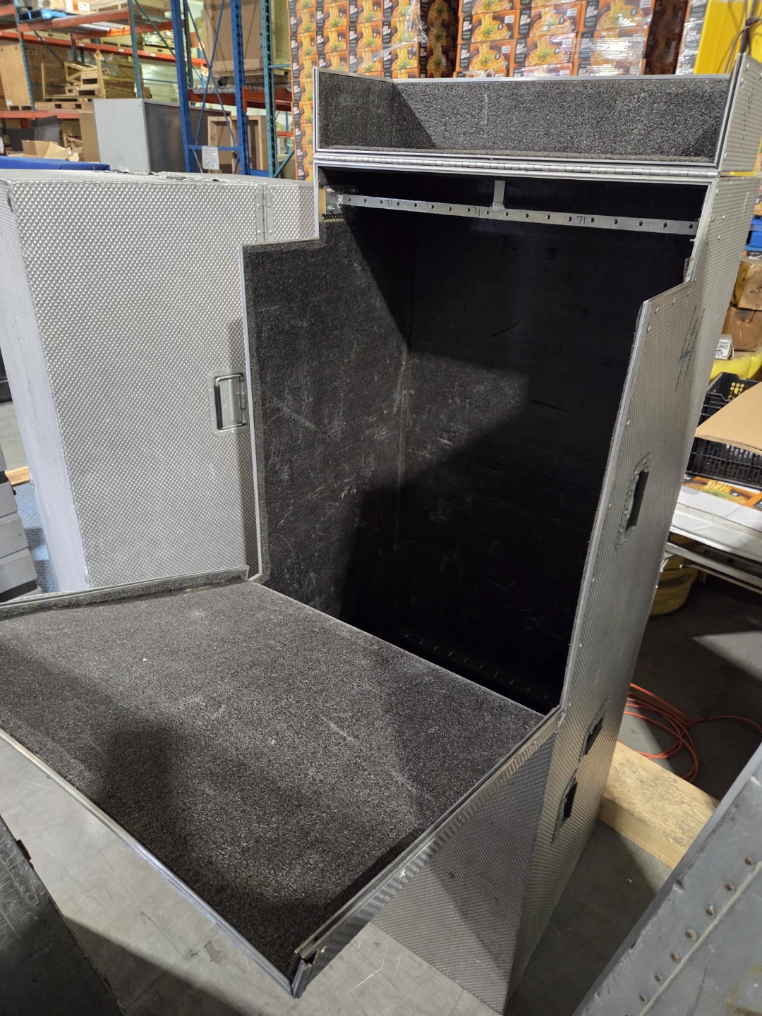 Large wardrobe Flight Case/Road Case - photo 2