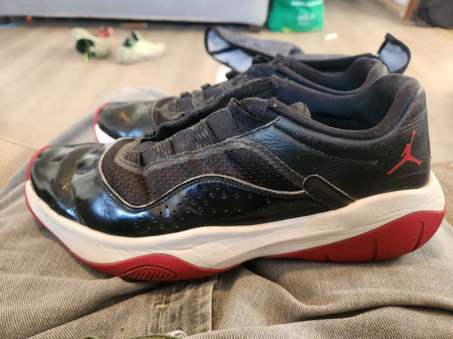Jordan 11 BRED lows men's 9.5 - photo 2