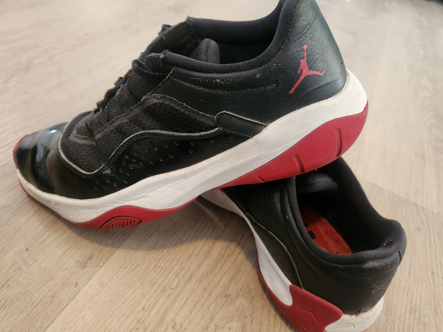 Jordan 11 BRED lows men's 9.5 - photo 4