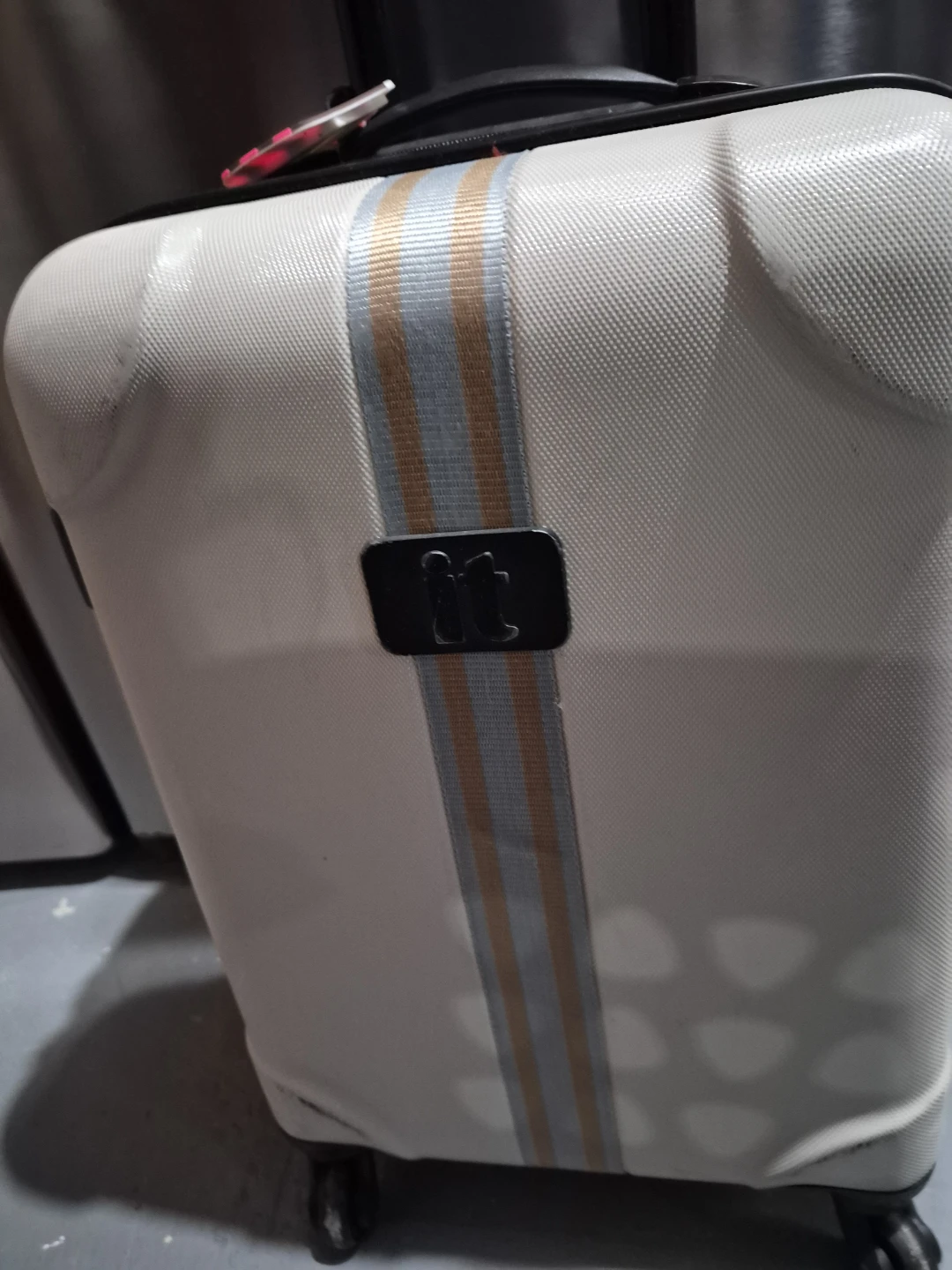 IT Luggage White Spinner Suitcase with Stripes - photo 2