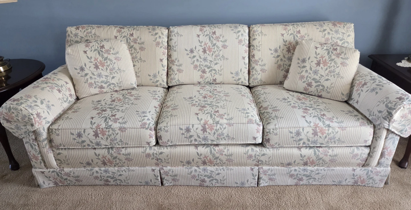 Thomasville Floral Sofa with Throw Pillows
