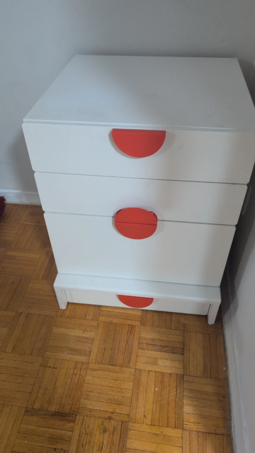 White 3-Drawer Dresser with Red Handles - photo 2