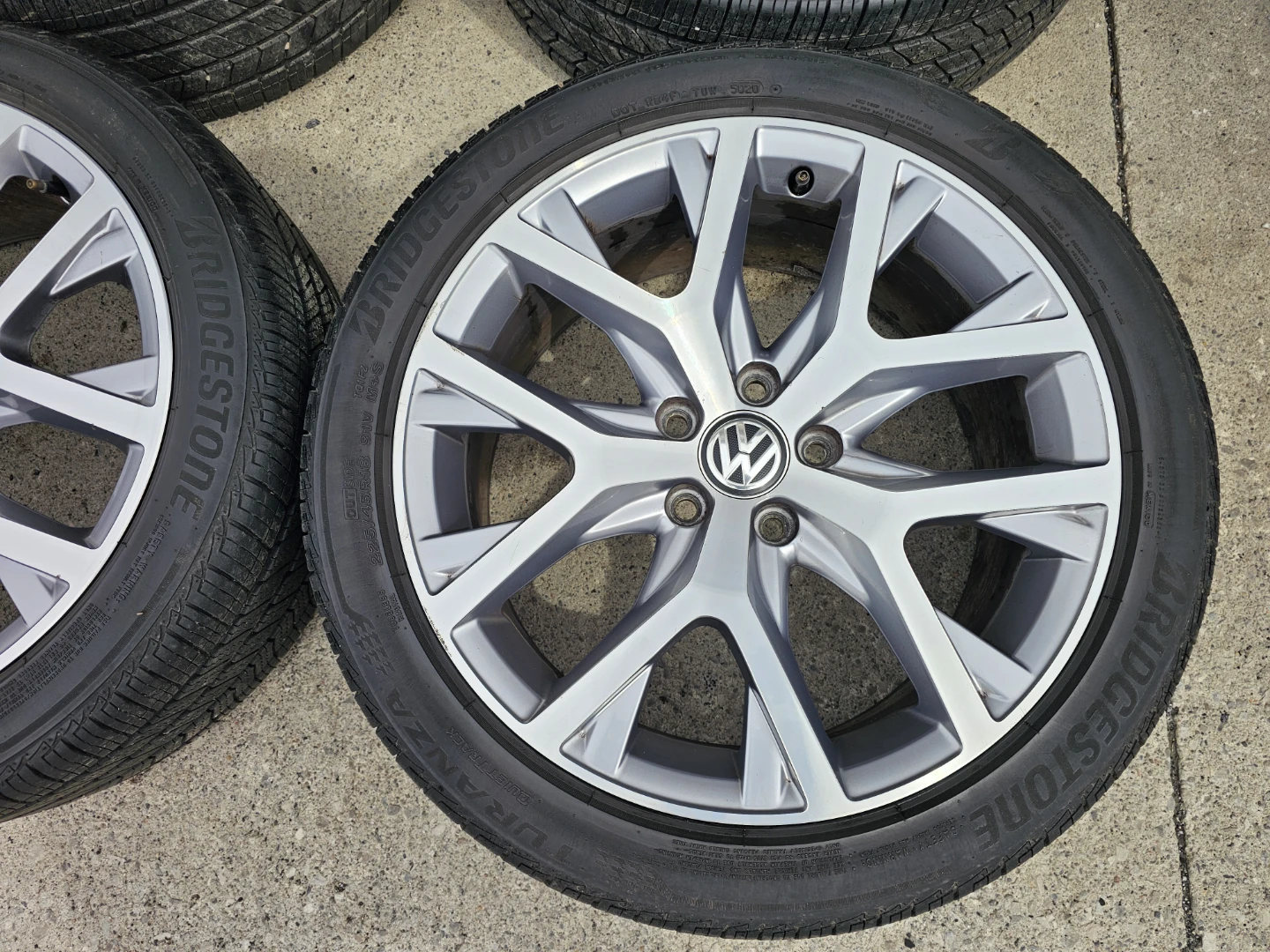 VOLKSWAGEN GOLF (ALLTRACK) O.E.M RIMS AND ALL SEASON TIRES - photo 3