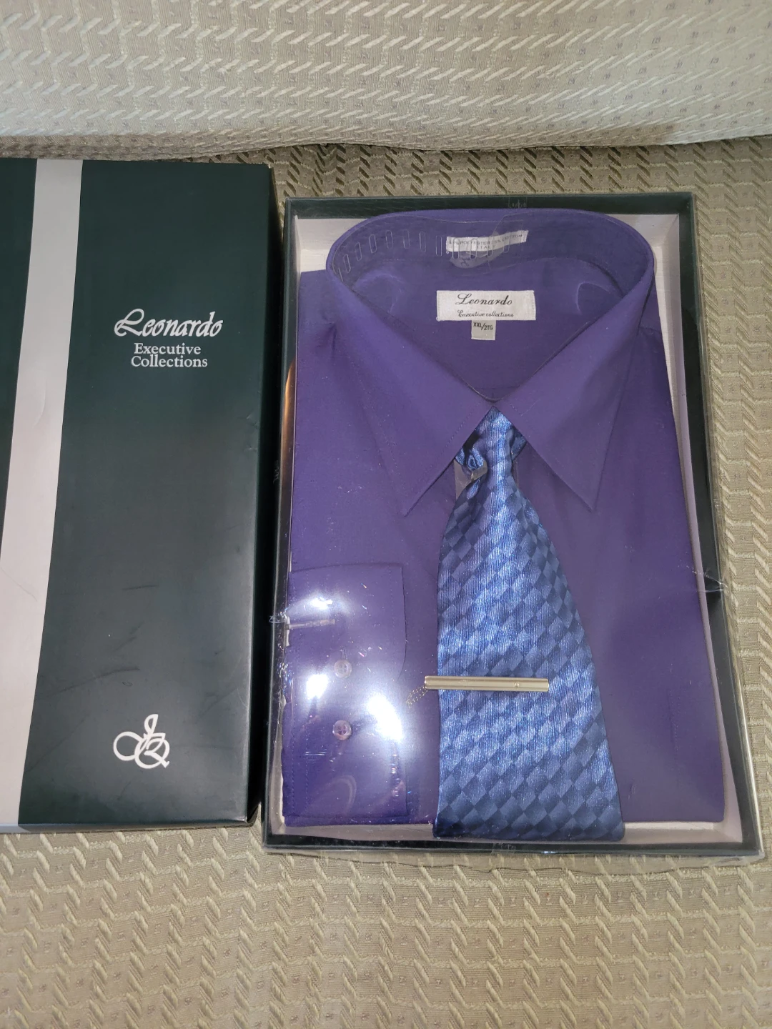 Leonardo Executive Collections Purple Dress Shirt and Tie Set