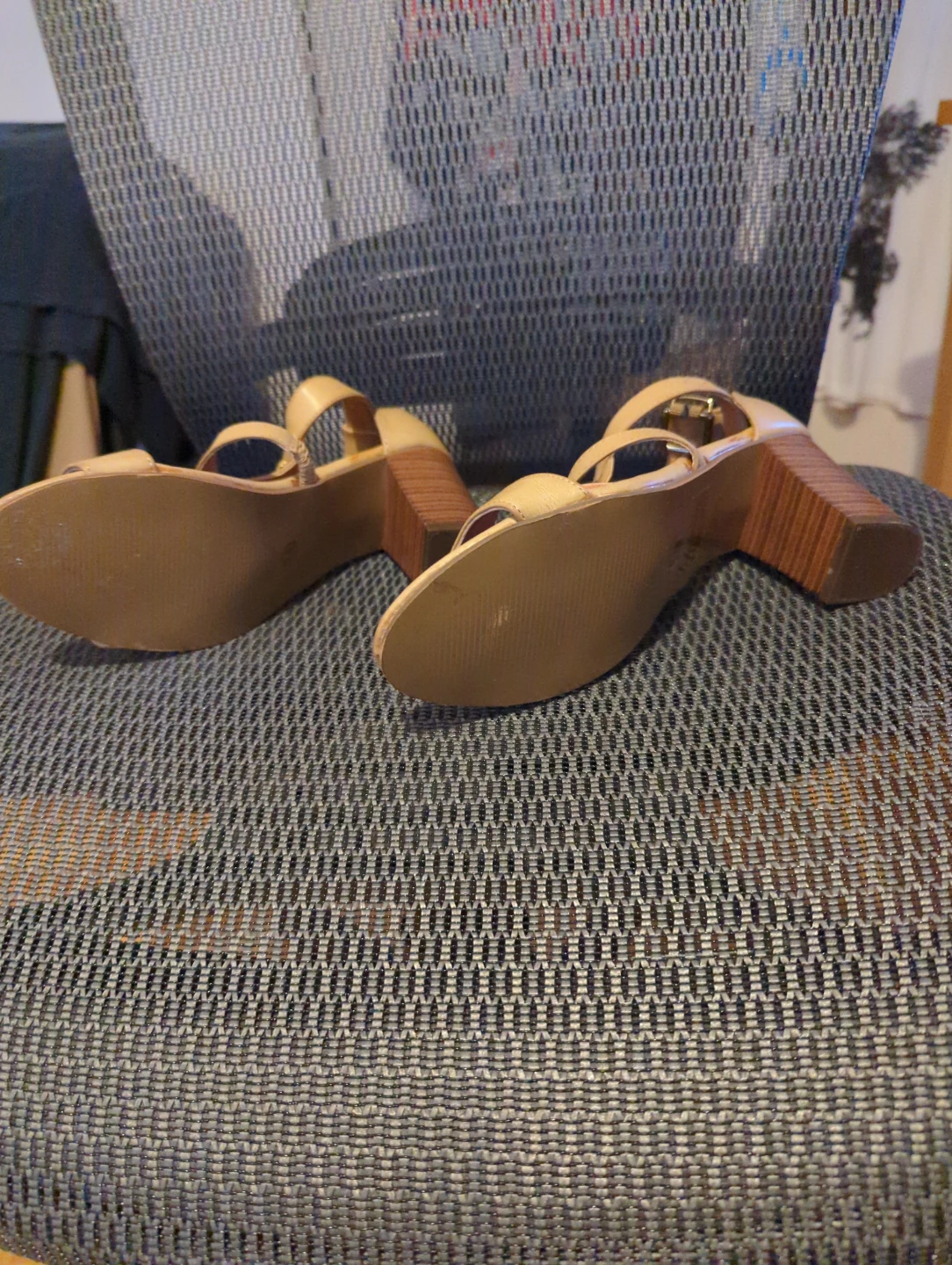 Hot Kiss Beige Zipper Heel Sandals Size 7.5 - photo 3