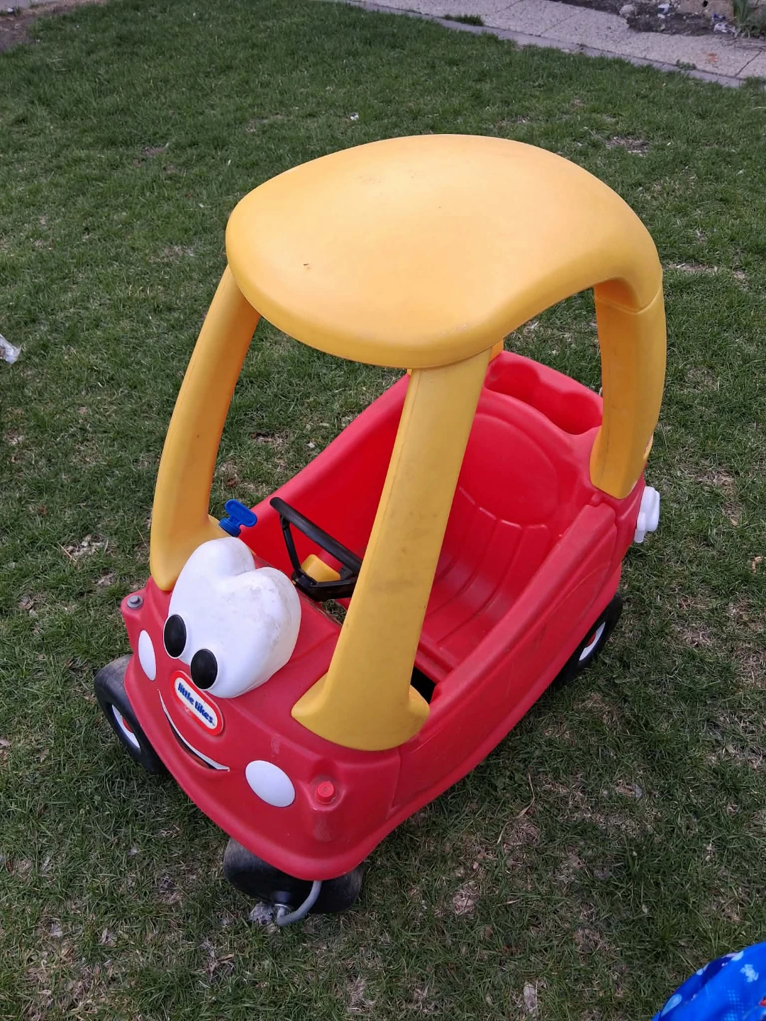 Little Tikes Cozy Coupe Ride-On Toy Car - photo 2