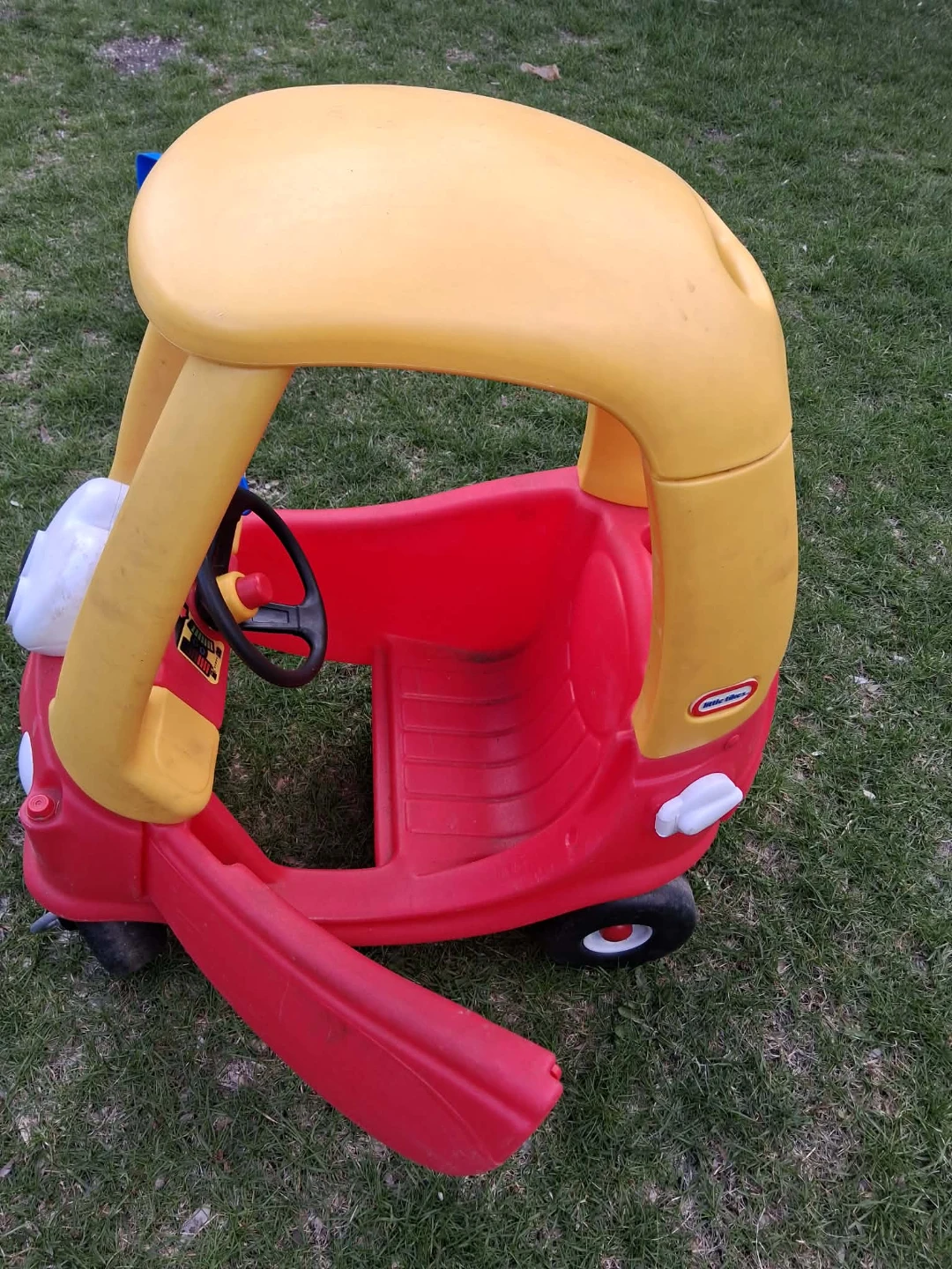 Little Tikes Cozy Coupe Ride-On Toy Car - photo 3