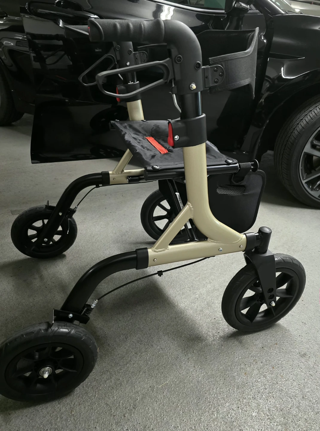 MAXWALK Walker Rollator with Seat and Bag - photo 5