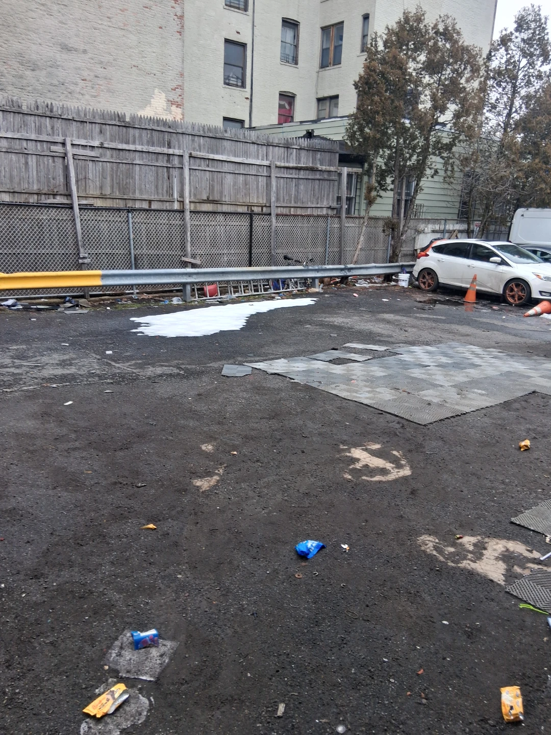 1 car parking for rent - photo 2