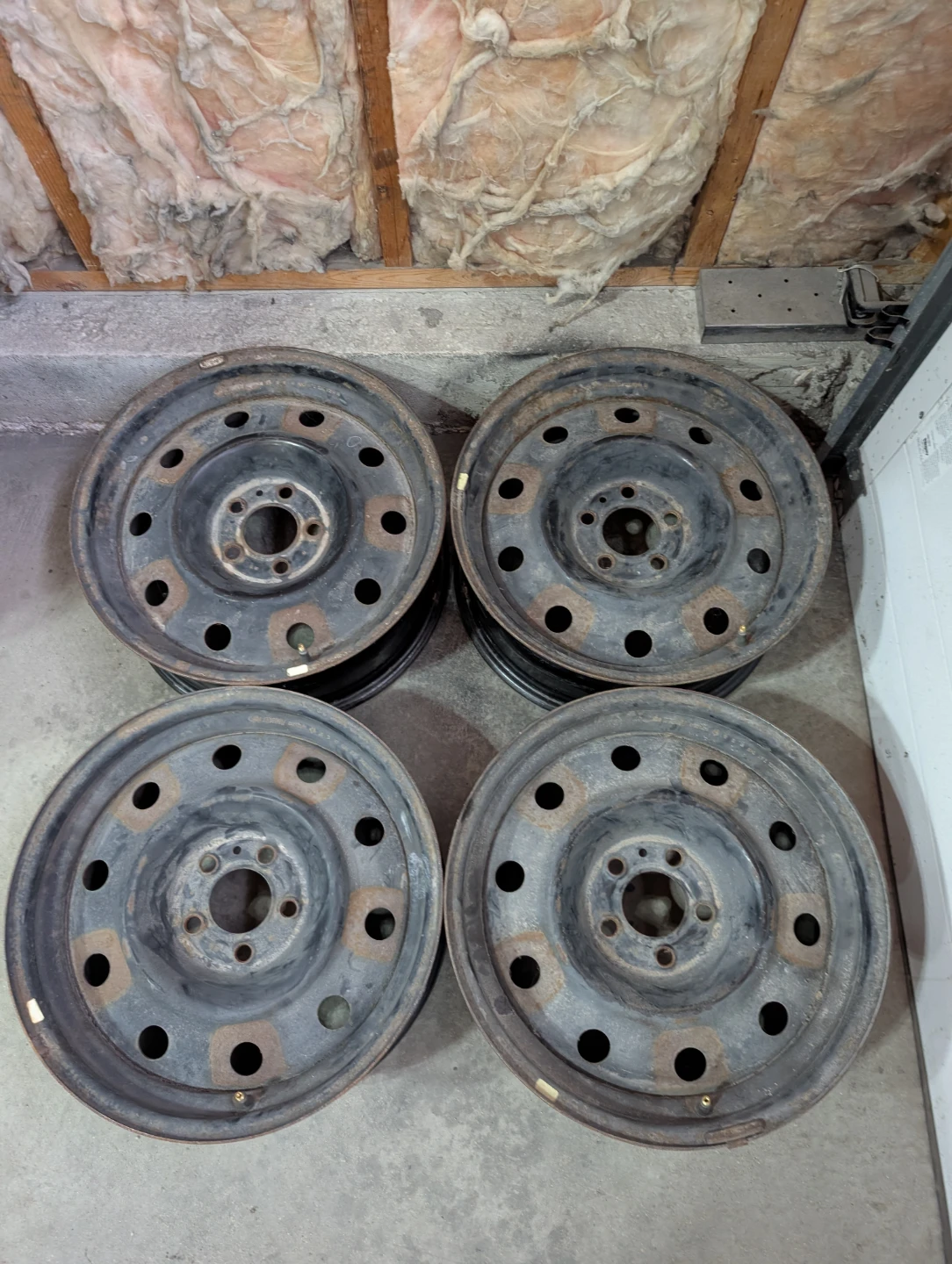 (4)-17 Inch Steel Rims Off 2006 Chrysler 300