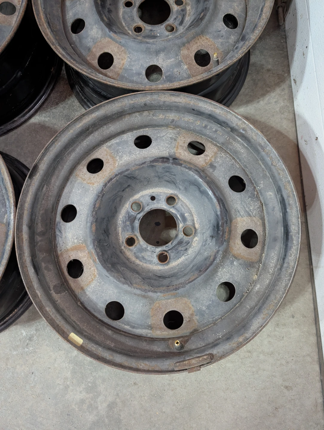 (4)-17 Inch Steel Rims Off 2006 Chrysler 300 - photo 2