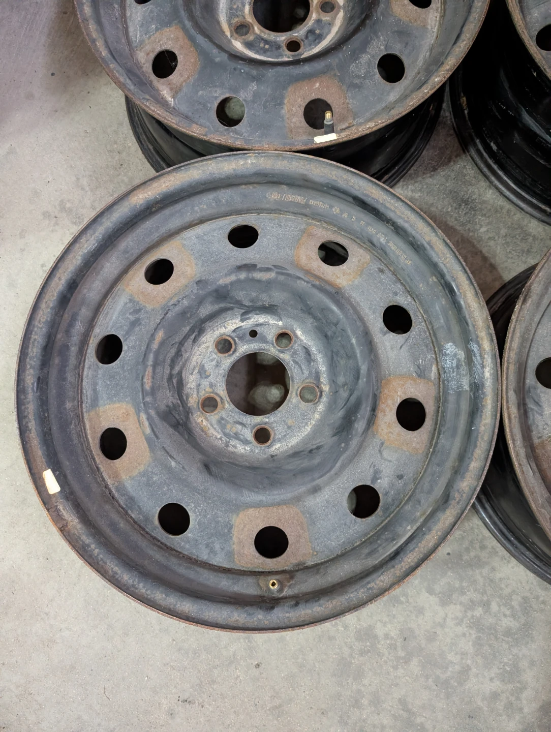 (4)-17 Inch Steel Rims Off 2006 Chrysler 300 - photo 3