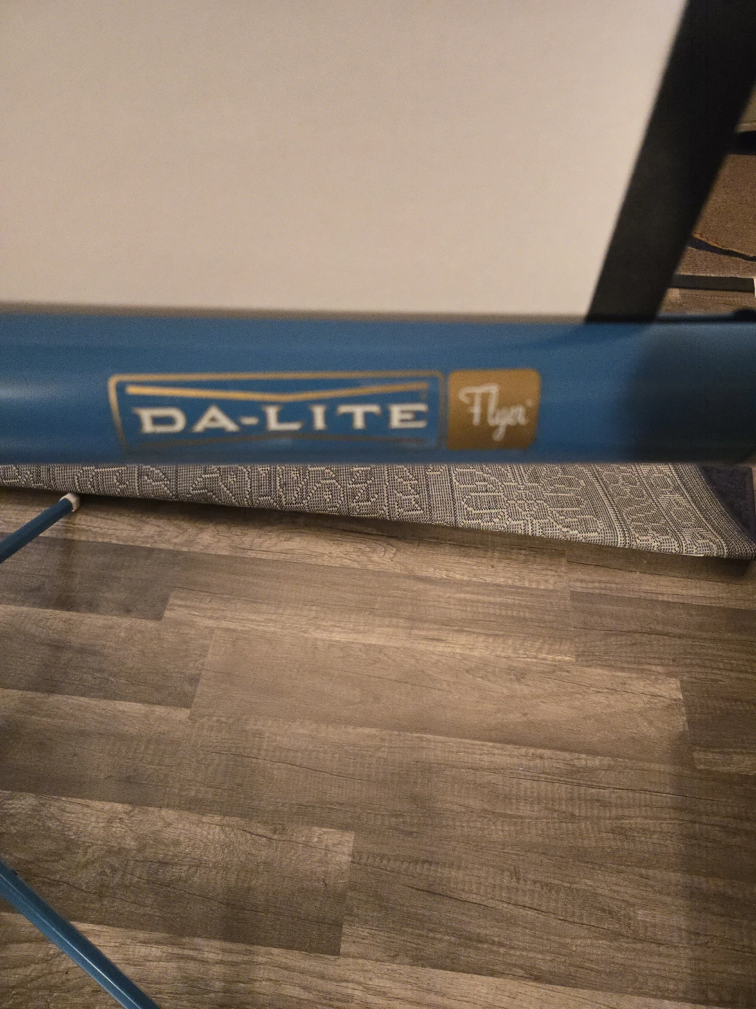 Da-Lite Flyer Portable Projector Screen - photo 5