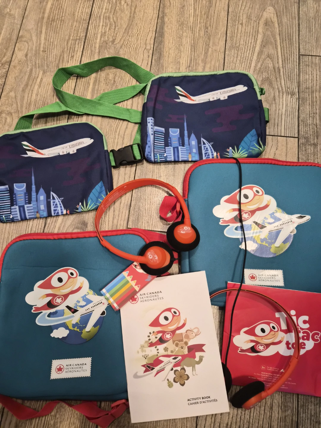 2 Kids Air Canada Skyriders & 2 Emirates Travel bag set