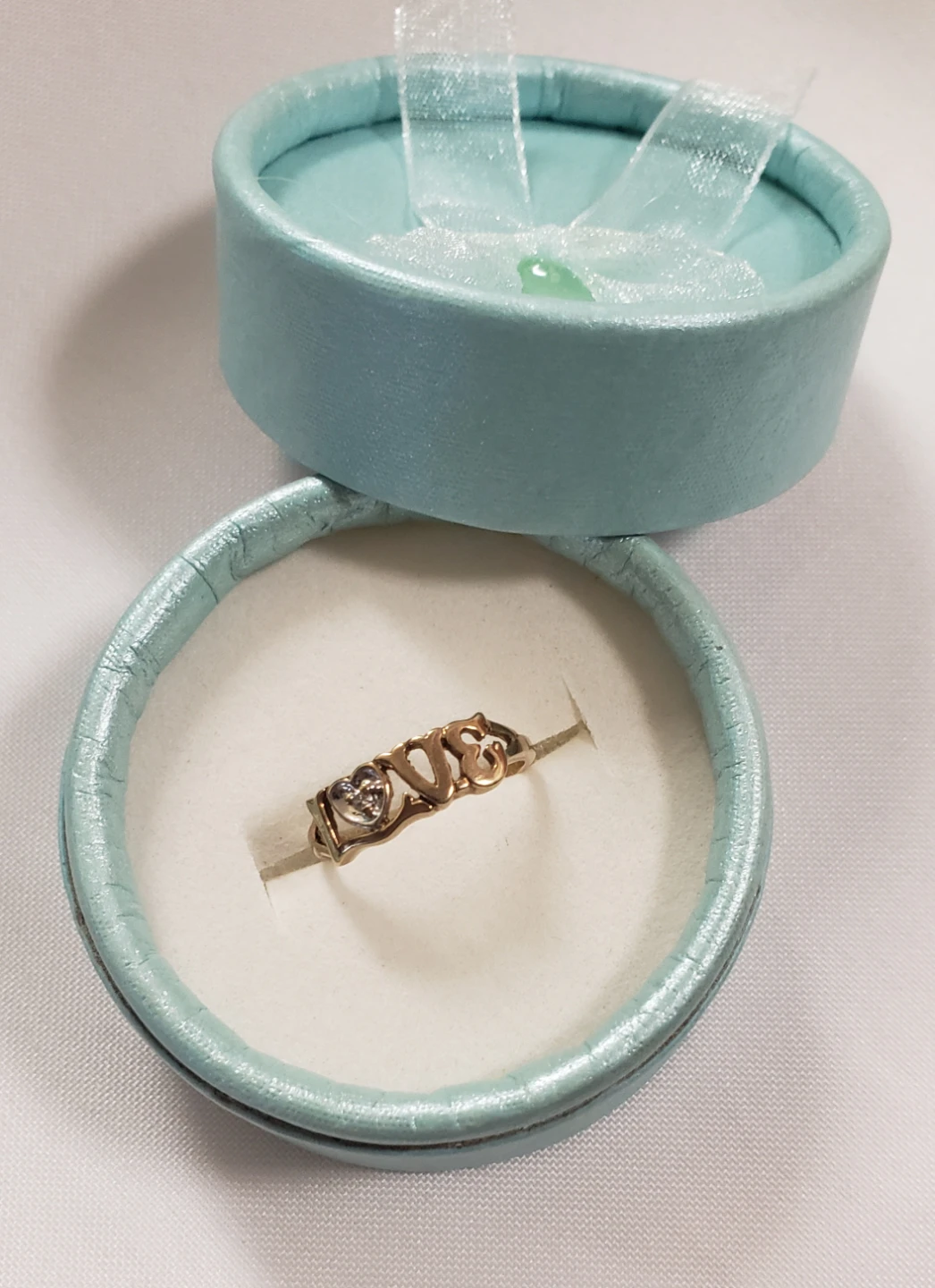 Like new 10K Real Gold Love Ring with Diamonds - photo 4