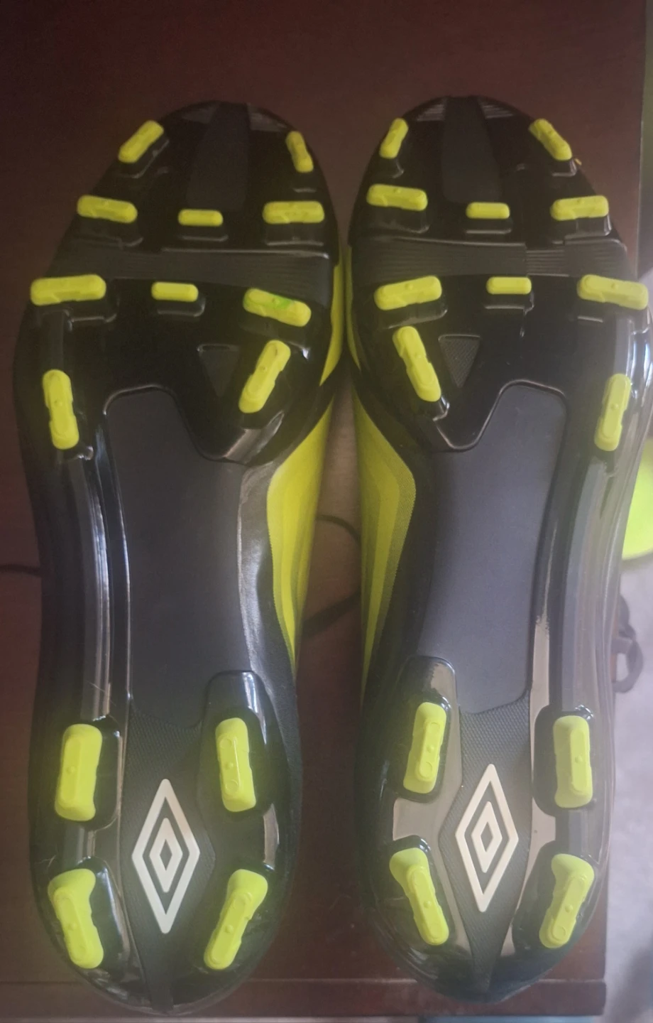 Umbro GT Soccer Cleats Size 9.5 - photo 3