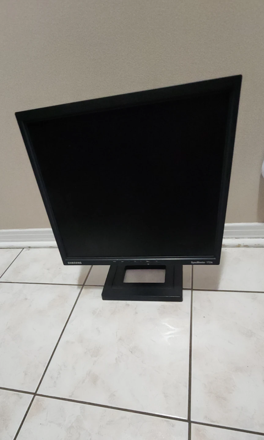Samsung SyncMaster 172v Monitor