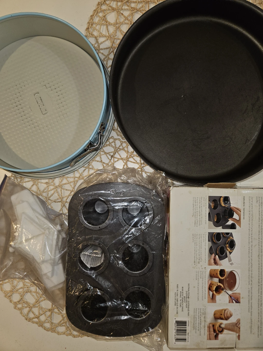 (Moving Sale)Cake Decorating Supplies Bundle