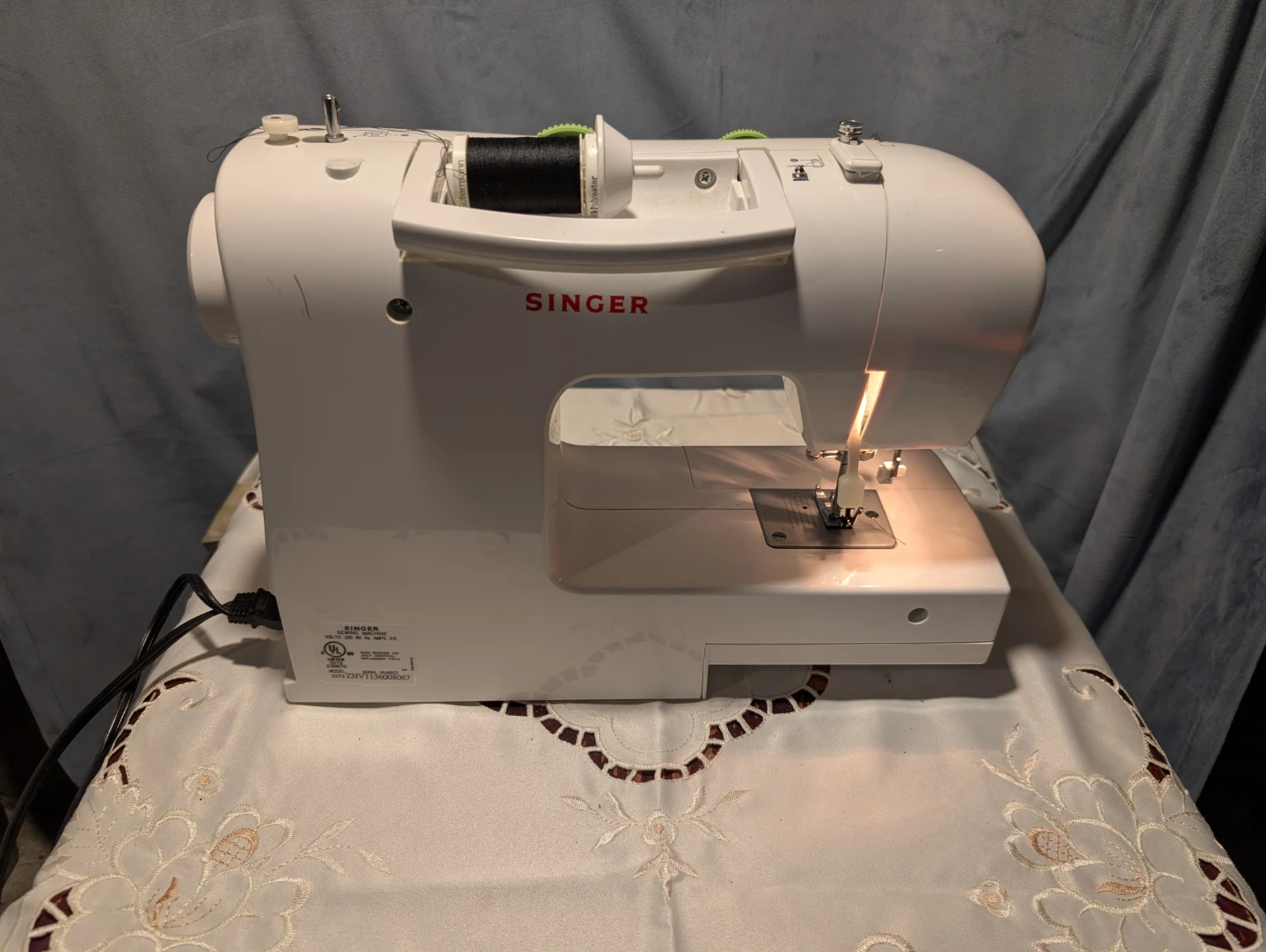 Singer Esteem II Sewing Machine - photo 2