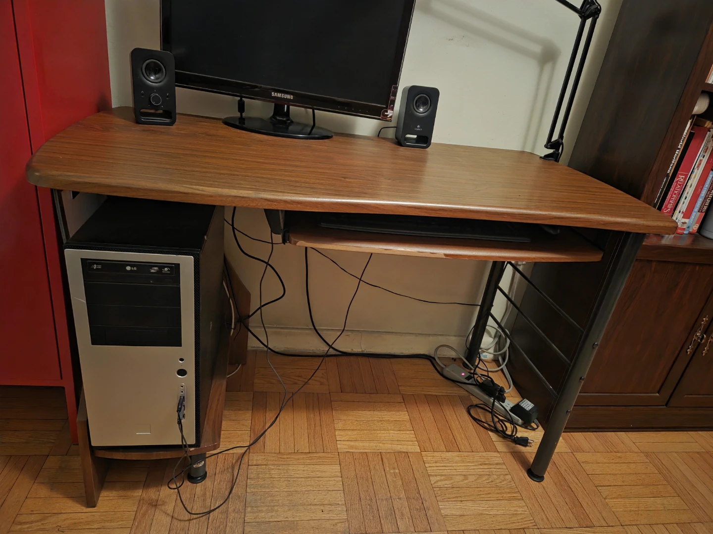 Wood Grain Computer Desk with Keyboard Tray
