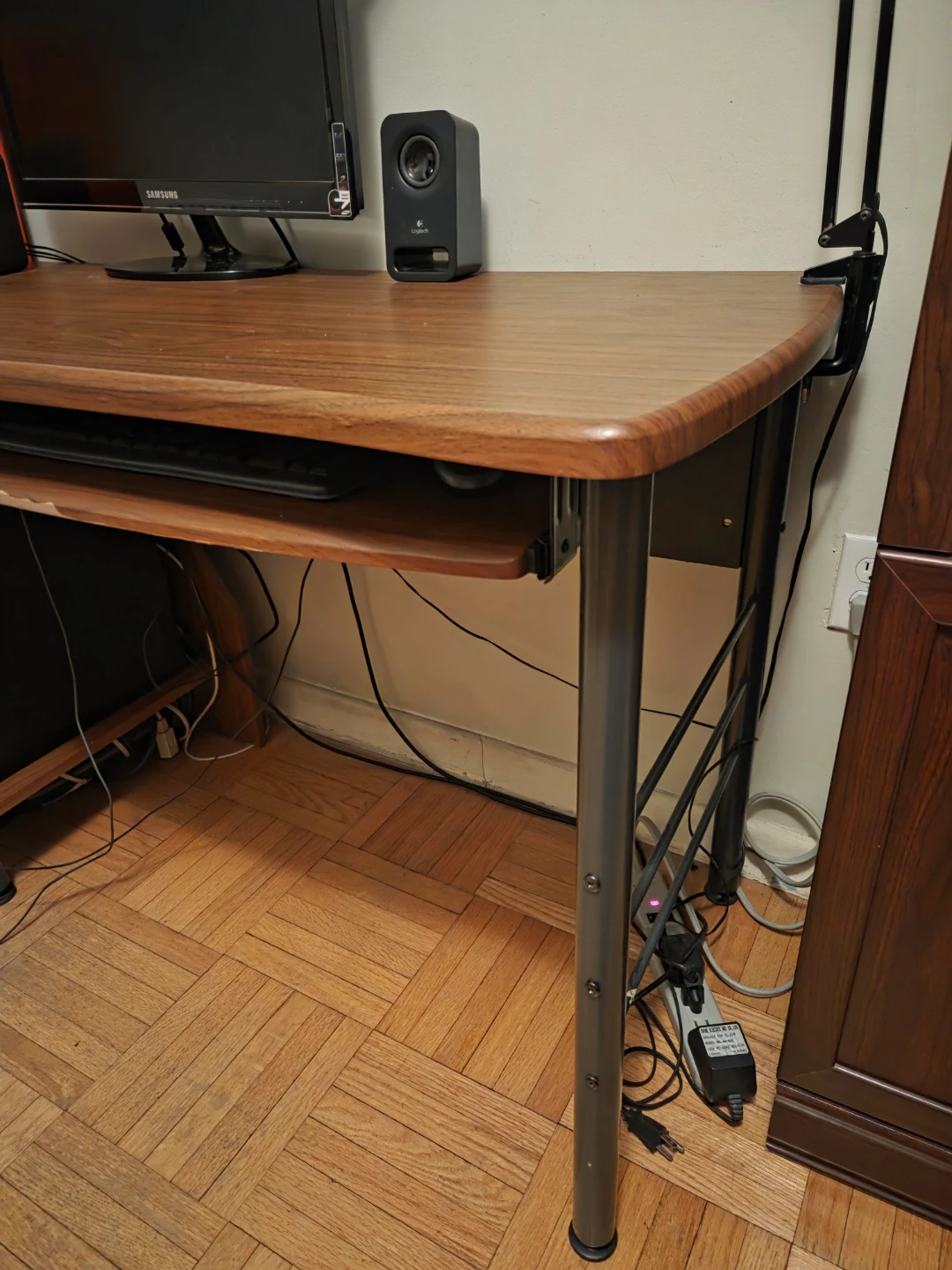 Wood Grain Computer Desk with Keyboard Tray - photo 3