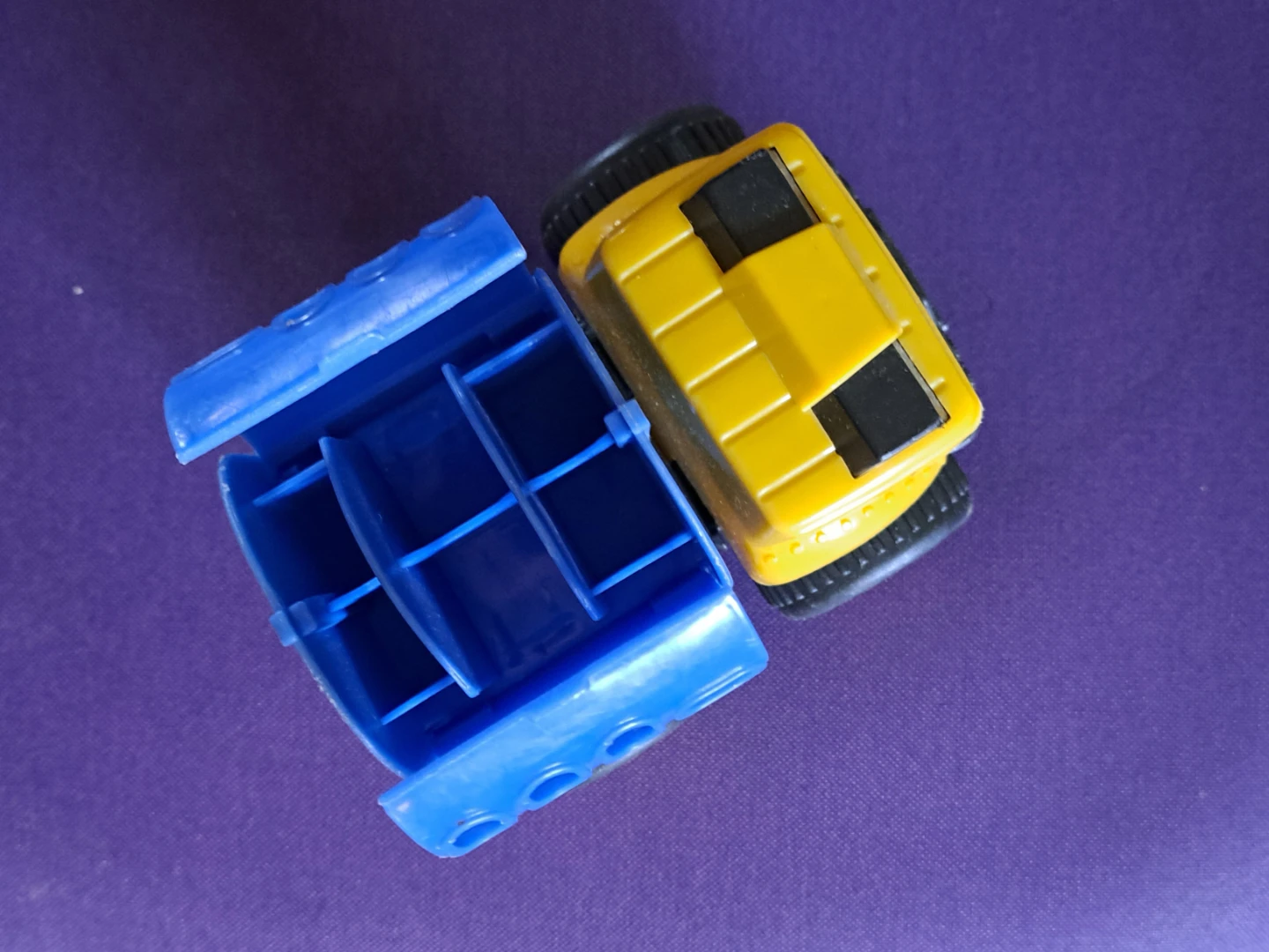 Lot of 4 Toy trucks - photo 5