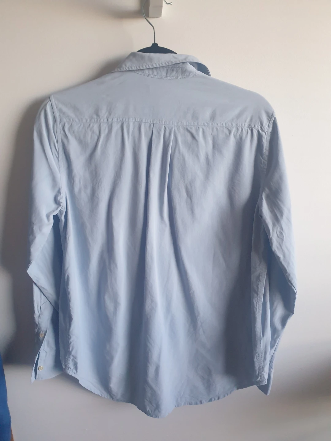 Everlane The Must-Have Shirt in Washable Silk (Soft Blue) - photo 3