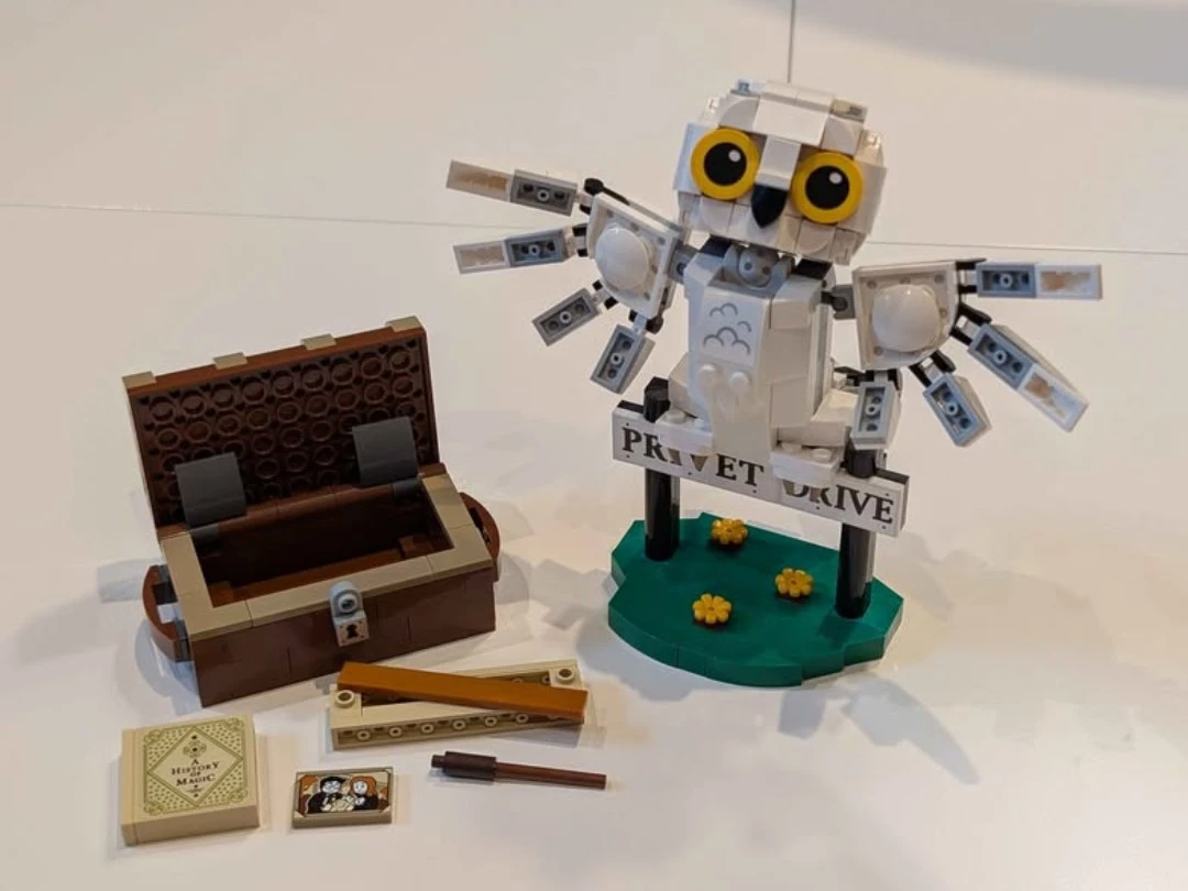 Hedwig at 4 Privet Drive – FULL LEGO SET