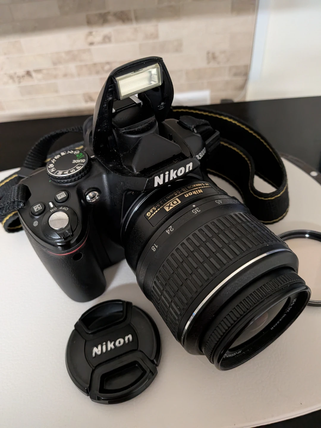 Nikon D3000 DSLR Camera with 18-55mm Lens - photo 2
