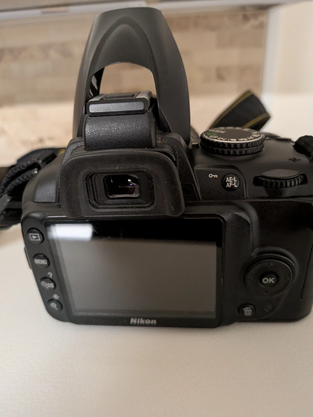 Nikon D3000 DSLR Camera with 18-55mm Lens - photo 3