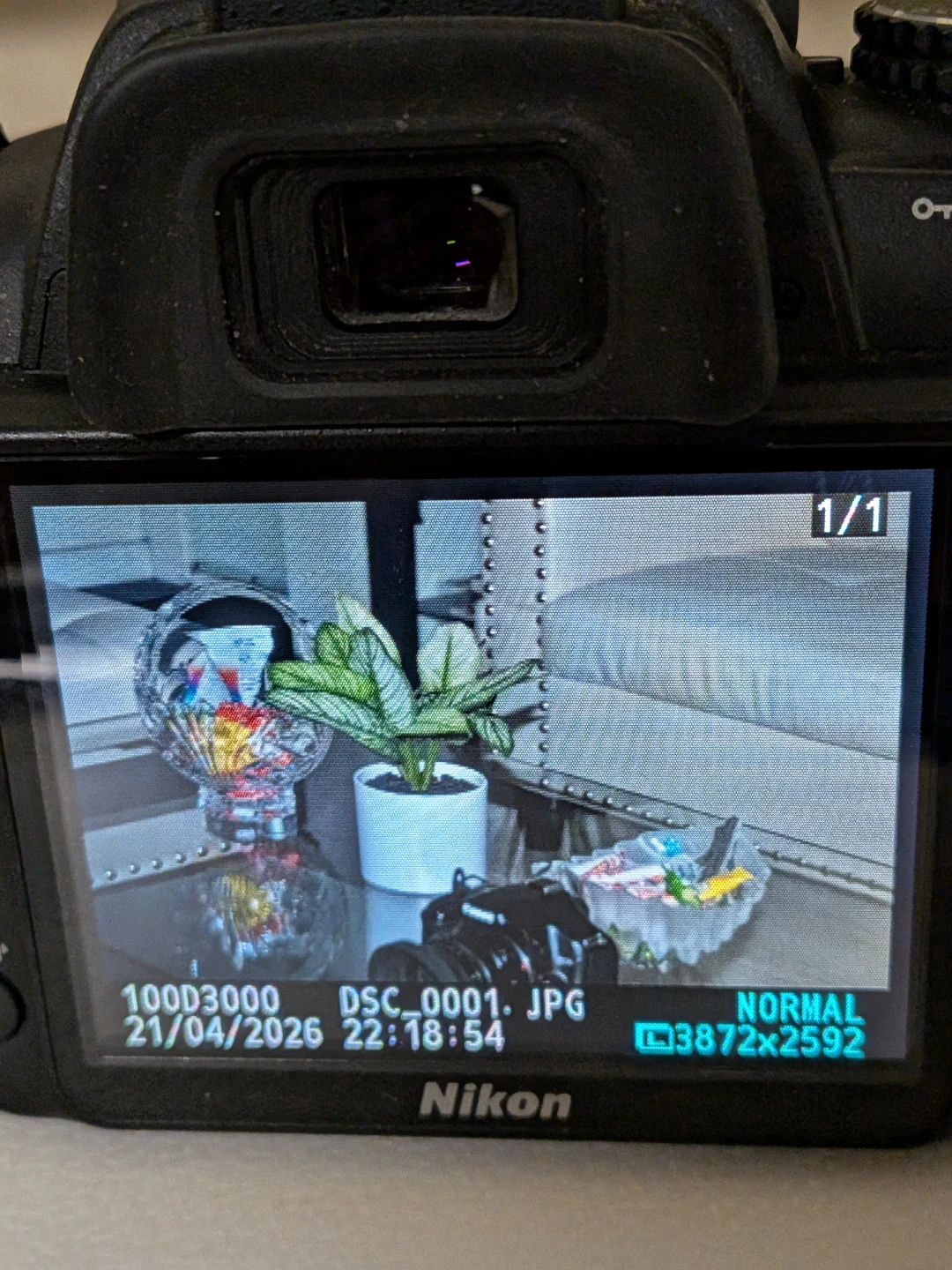 Nikon D3000 DSLR Camera with 18-55mm Lens - photo 4